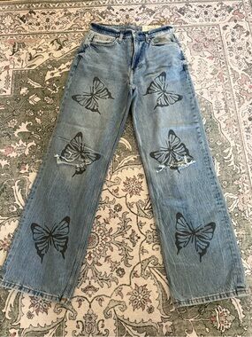 Arizona Jean Company Light Blue Straight-Leg Jeans with Black Butterfly Print